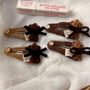 Barrettes ours en peluche faites à la main avec nœuds en velours et boutons