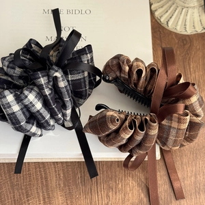 Vintage haarclips met ruitjespatroon en strik in zwart en koffie voor paardenstaarten