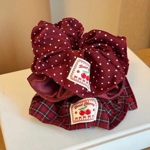 Rote karierte und gepunktete Stoff-Haargummis mit Sweet Cherry-Label für Dutt-Frisuren