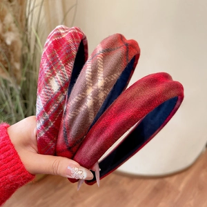 Serre-Tête Rembourré Vintage à Carreaux Rouges pour Femmes Large Bord Couronne Haute Automne Hiver Accessoires Cheveux Épais