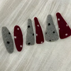 Felt hair clips set with red and grey polka dot patterns for women's autumn accessories