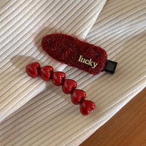 Pinza para el Cabello con Corazón Rojo de Peluche para Mujer Letra Lucky de Metal Dulce Clip Lateral para Flequillo