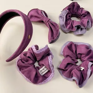 Set d'accessoires à cheveux en tissu violet avec serre-tête, pince et chouchous