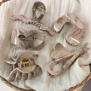 Vintage Marble Pattern Hair Claw Clip Geometric Resin Shark Clips Heart Wave Design Elegant Headwear For Women Daily Use