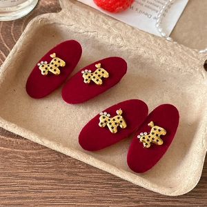 Dolce Fermaglio per Capelli in Velluto Rosso Con Ciondolo a Barboncino in Lega Dorata e Strass per Donna e Ragazza Accessorio di Capodanno