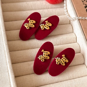 Set di 4 fermagli per capelli in velluto bordeaux con ciondoli a forma di cucciolo