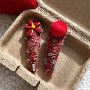 Elegant red plush flower hair clips for women with warm wool texture and pearl accents