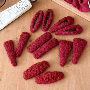 Women Plush Hair Clip Wine Red Heart Snap Clip Handmade Soft Geometric BB Clip For New Year Festive Winter Hair Accessory