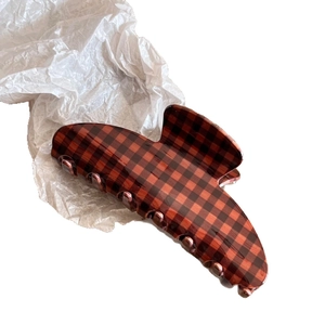 Vintage cocoa brown checkered heart hair claw clip in elegant acetate for women