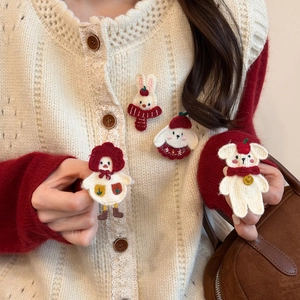 Cute Handmade Fabric Cartoon Animal Brooch For Women Lovely Rabbit Dog Chick Bear Knit Style Pin Winter Accessories Gift