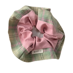 Übergroßes Haargummi in Rosa und Grün kariert mit süßem Kontrast-Schleifen-Design