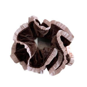 Elegante elastico per capelli in velluto caffè e rosa con bordi a volant frou frou