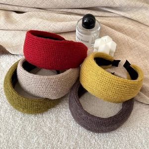 Set of 5 wide knitted headbands in autumn colors with high crown non-slip design