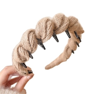Serre-tête tressé en maille beige avec peigne antidérapant pour le style automne hiver