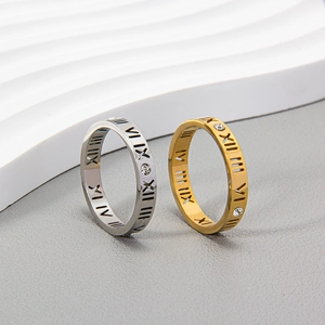 Bague Ajourée Chiffres Romains Incrustée de Strass en Acier Titane Bijoux Couleur Or Argent Minimaliste Mode Bague Femme Homme