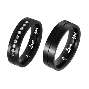 Pärchenringe aus Titanstahl in Schwarz mit Gravur I LOVE YOU und Zirkonia Steinen