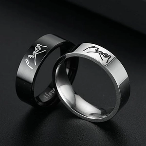 Titanium stalen koppelringen met I Love You gravure en hand-in-hand belofte patroon