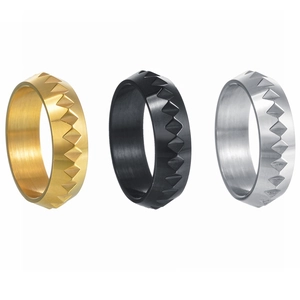 Set di tre anelli cyberpunk in acciaio inossidabile nei colori oro nero e argento
