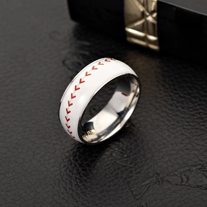 Anello da baseball 8mm in acciaio inossidabile con smalto bianco e cuciture rosse