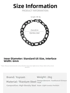 Détail d'un bracelet maille Figaro noire en acier inoxydable de 6mm et 21cm