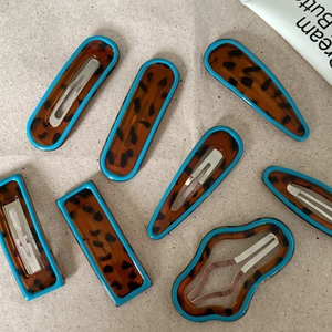 8-piece set of blue leopard print tortoiseshell hair clips with wavy cloud patterns