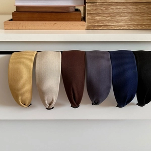 Knitted Wide Brim Headband For Women Handcrafted Ribbed Texture Solid Color Hair Accessory For Face Washing Daily Wear