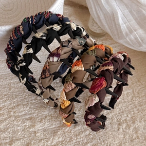 Knitted bohemian headband set with non-slip tooth design and multicolored fabric twist