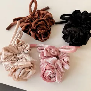 Chouchous élégants en velours en forme de rose de couleurs variées pour coiffure chic
