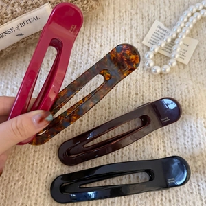 Minimalist large acetate claw clip set in four colors for women elegant hair styling