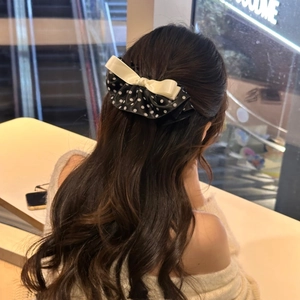 Barrette à cheveux style français à pois avec élégant nœud en ruban blanc pour femme