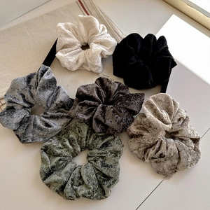 Samt-Haargummis 6er-Set mit eleganten Falten in verschiedenen Farben für Herbst und Winter