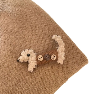 Pince à cheveux mignonne en peluche de chien faite main en crochet pour l'hiver