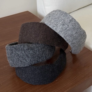 Lot de quatre bandeaux tricotés larges et épais en gris, marron et noir pour l'hiver