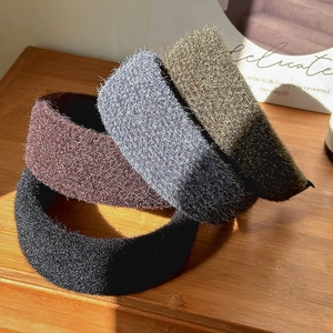 Retro thickened wool hairbands in black, grey, brown and green for a fluffy look