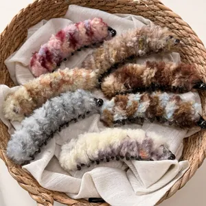 Pince Banane en Peluche Fausse Fourrure Griffe à Cheveux Verticale Automne Hiver Doux Chaud Support Queue de Cheval pour Femmes