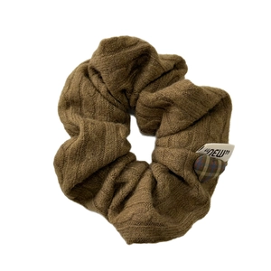 Chic knitted cable pattern headband in caramel brown with plaid heart and new label