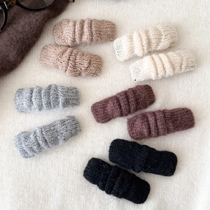 Set de barrettes BB en maille ondulée en cinq couleurs d'hiver sur tissu moelleux