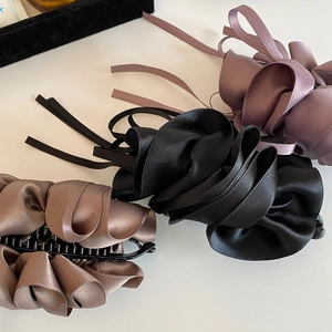 Elegante Satin-Bananenspangen im Set in Rosa, Schwarz und Champagner mit Schleifendesign