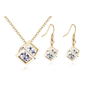 Elegant geometric cube jewelry set with copper-plated gold and sparkling cubic zirconia