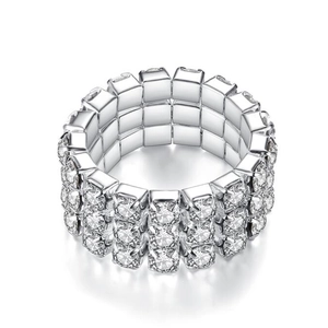 Anillo elástico de tres filas de diamantes de imitación en acabado plateado