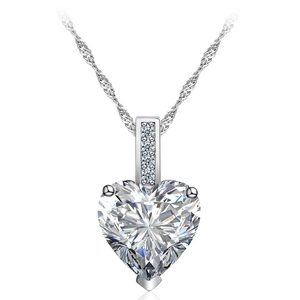 Elegante Halskette mit herzförmigem Zirkonia-Anhänger und funkelnder Wasserwellenkette in Silber