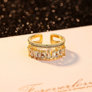 Luxuriöser vergoldeter offener Ring mit Zirkonia-Mikropflaster im zweischichtigen Design