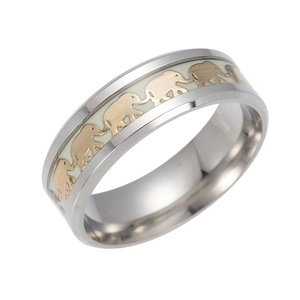 Anello Luminoso in Acciaio al Titanio con Motivo Elefante Unisex Brilla al Buio Smalto Collezione Animali Fedina Gioielli Regalo