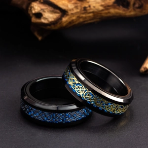 Macro d'anneaux rotatifs de 8mm en titane noir avec carbone bleu et motif de dragon celtique