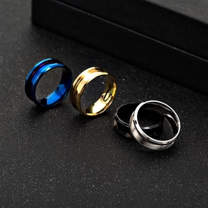 Anelli minimalisti in acciaio inossidabile blu, oro, nero e argento con design scanalato