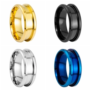 Anelli in acciaio inossidabile lucido in oro nero argento e blu con scanalatura centrale