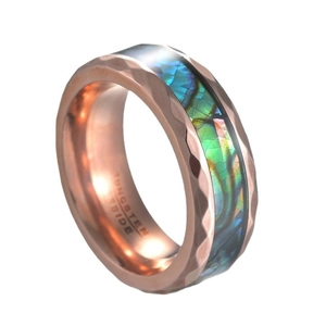 Bague en tungstène or rose avec bords losanges et incrustation de nacre d'abalone