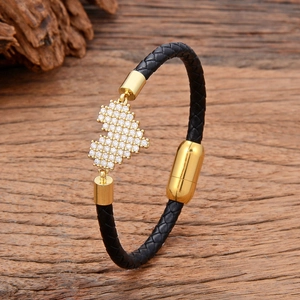Boho-Lederarmband mit Zirkonia-Herz und vergoldetem Edelstahl-Magnetverschluss für Damen