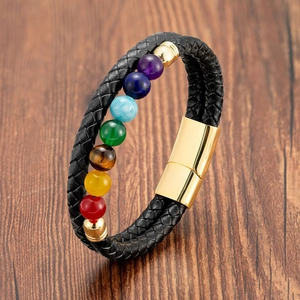 Bracelet yoga en cuir tressé avec 7 pierres de chakra et fermoir magnétique doré