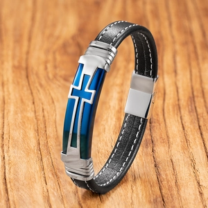 Handgeweven herenarmband van zwart leer met blauw kruis en roestvrijstalen magneetsluiting